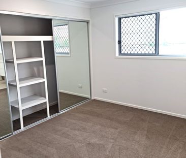 4 BEDROOM- 3 BATHROOM TOWNHOUSE FULLY DUCTED AIRCON - Photo 2