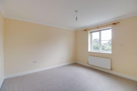 2 bedroom semi-detached house to rent - Photo 4