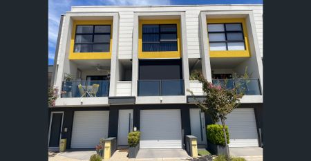 Modern Townhouse Living in the Heart of St Clair - Photo 4