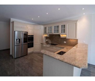 MODERNO E SPAZIOSO CON AMPIO GIARDINO - Photo 2