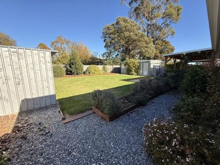 Feel at home, Living Here - Photo 3