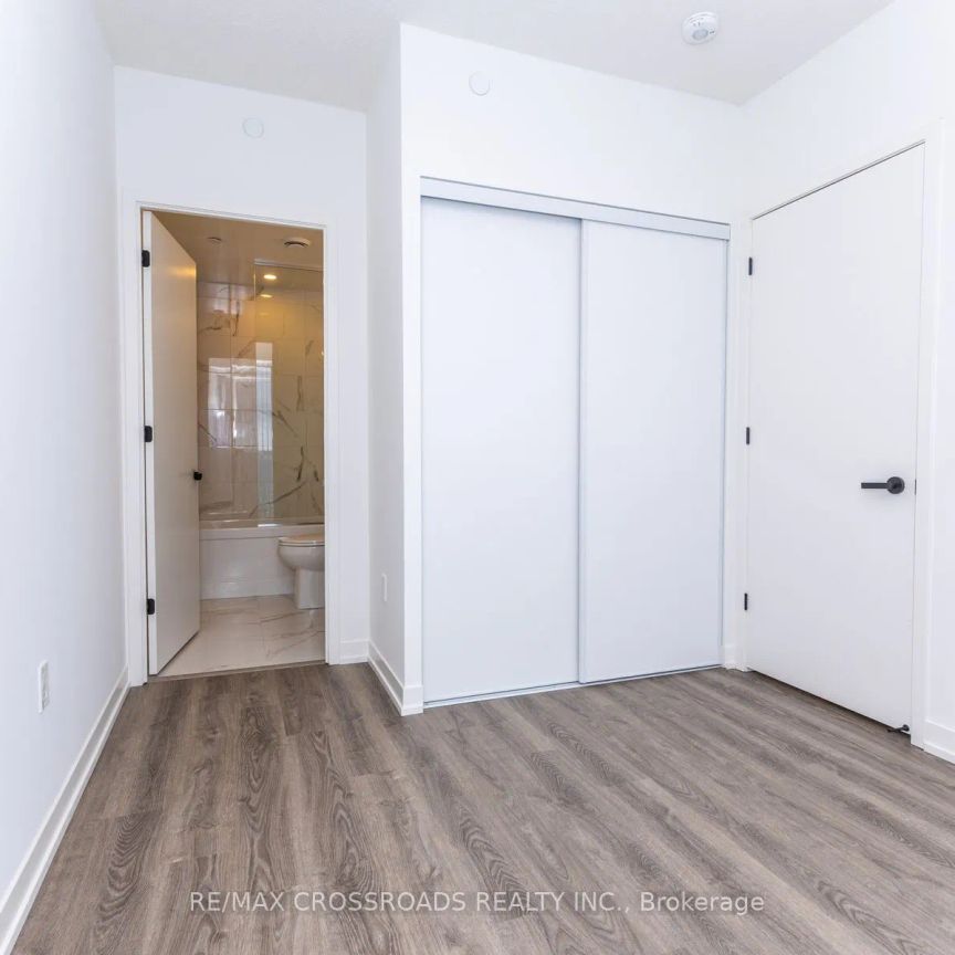 8 Interchange Way #5807 - Photo 1