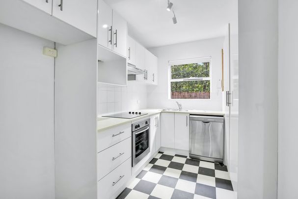 Charming 2-Bedroom Apartment in Prime Hunters Hill Location - A Must-See! - Photo 1