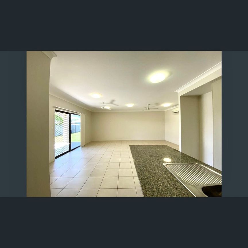 14A Bushlark Street, Oonoonba, Qld 4811 - Photo 1