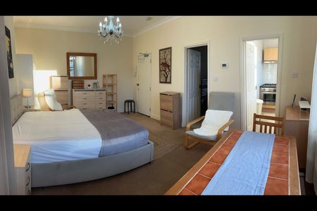 Studio Flat, Holland Road, W14 - Photo 2