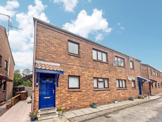 35 Edgewater, Lisburn, BT27 5PZ - Photo 1