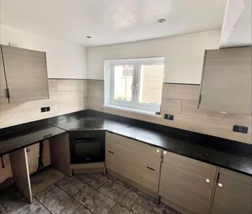 3 bedroom semi-detached house to rent - Photo 6