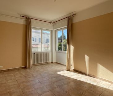 À louer Spacieux T4 de 99 m2 au calme absolu, proche centr - Photo 4