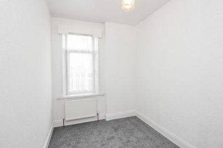 3 Bedroom Flat - First Floor - Photo 3