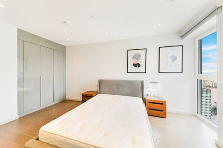 3 Bed Flat, Glasshouse Gardens, E20 - Photo 3