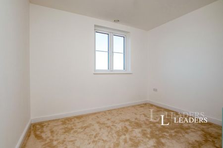 4 bedroom detached house to rent - Photo 3