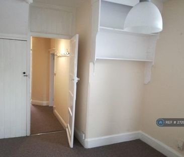 1 bedroom in a house share to rent - Photo 6