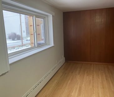 Manitoba, 355 St. Anne's Road, R2M 3B6, Winnipeg - Photo 2