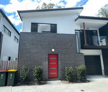 A stylish home in the perfect location is ready for you to move in! - Photo 3