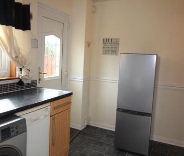 2 bedroom terraced house to rent - Photo 1