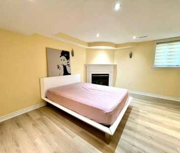 For Lease - 23 Toporowski Avenue, Richmond Hill, Ontario - Photo 3