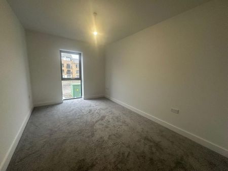 2 bedroom flat to rent - Photo 2