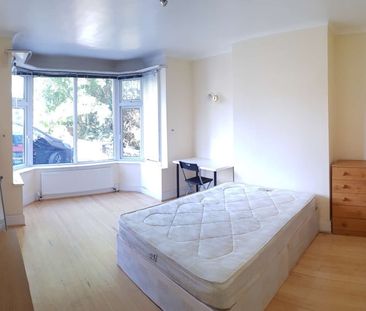 Watford Way Room GA - Photo 2