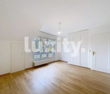 À louer à Coppet – Superbe attique de 4,5 pièces entièrement rénové... - Photo 1