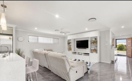 9 Gibson Street, Mango Hill QLD 4509 - House For Rent - $820 | Domain - Photo 5