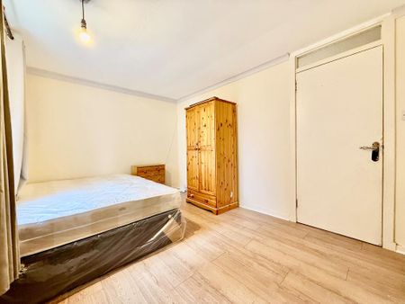 3 bedroom flat to rent - Photo 3