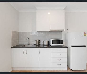 Modern Fully Furnished Units – All Bills Included - Photo 6