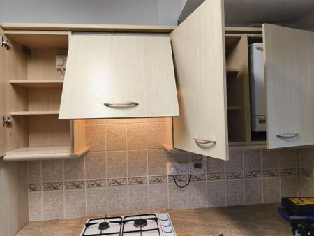 3 bedroom semi-detached house to rent - Photo 5