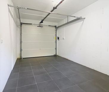 Villa jumelée par les garages - Photo 5