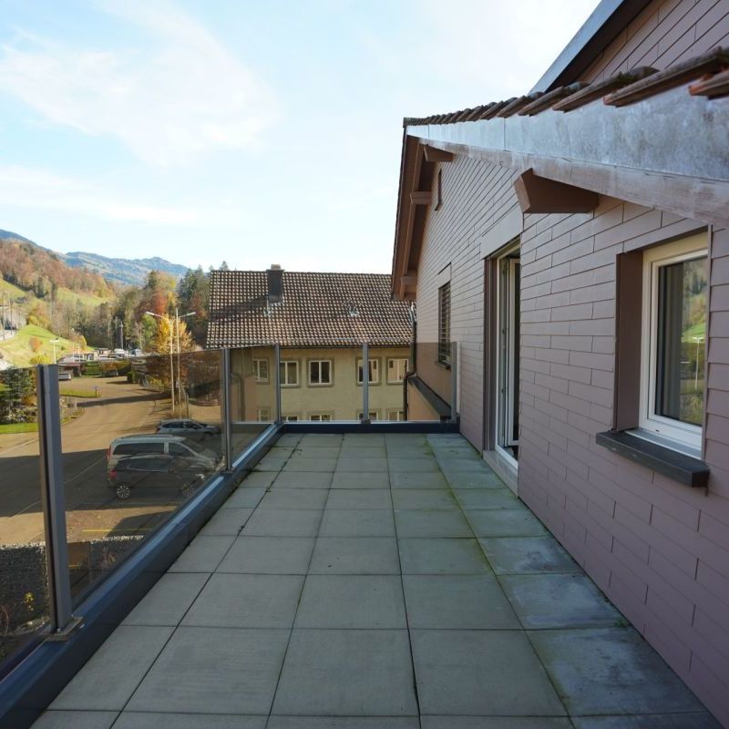 Gemütliche Dachwohnung mit grosszügigem Balkon - Photo 1