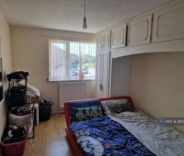 3 bedroom semi-detached house to rent - Photo 6