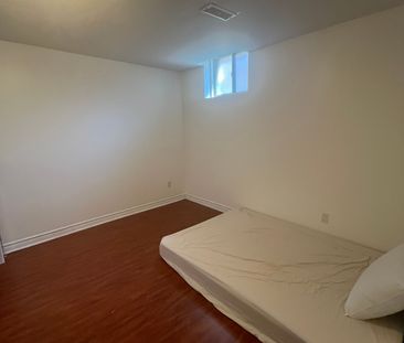 For Lease - 4594 Bismark Crescent, Mississauga, Ontario - Photo 6