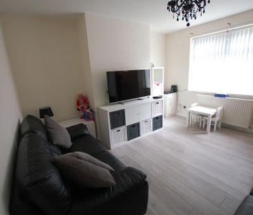 Deacon Avenue Swinton Manchester Greater Manchester - Photo 1