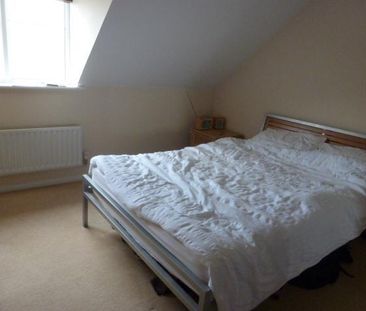 3 bedroom end of terrace house to rent - Photo 2