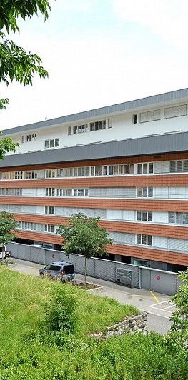 Charmant appartement de 2.5 pièces avec une magnifique vue - Photo 2
