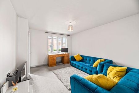 3 bedroom semi-detached house to rent - Photo 2