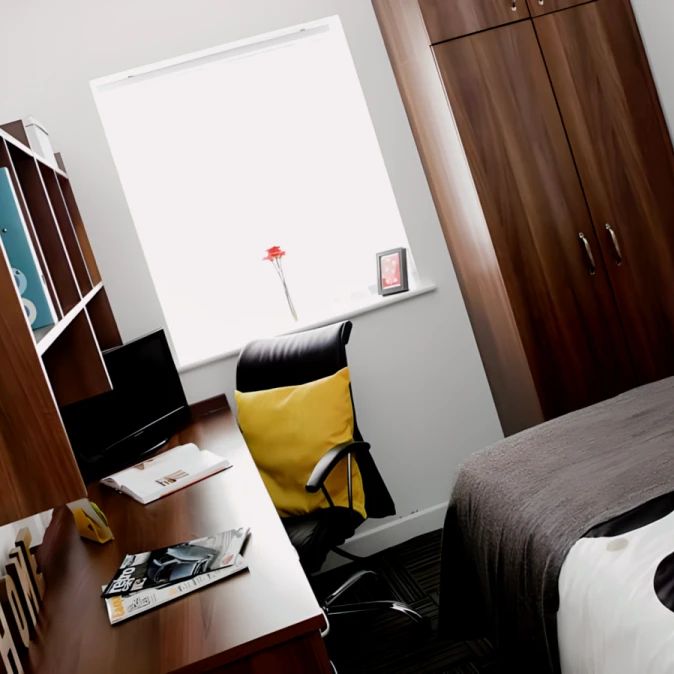 Large Double En-Suite - Photo 1