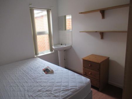 10 Palestine Street, Belfast, BT7 1QJ - Photo 4