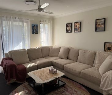 Springfield Lakes - Photo 2