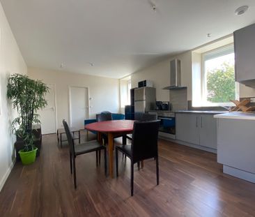 Location Appartement 3 pièces 64m² - Photo 3