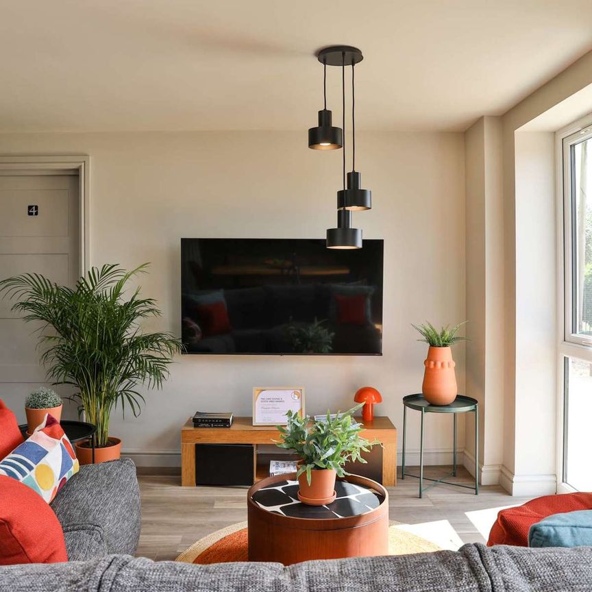 Stunning NEW coliving in the heart of Bicester Room 2 - Photo 1