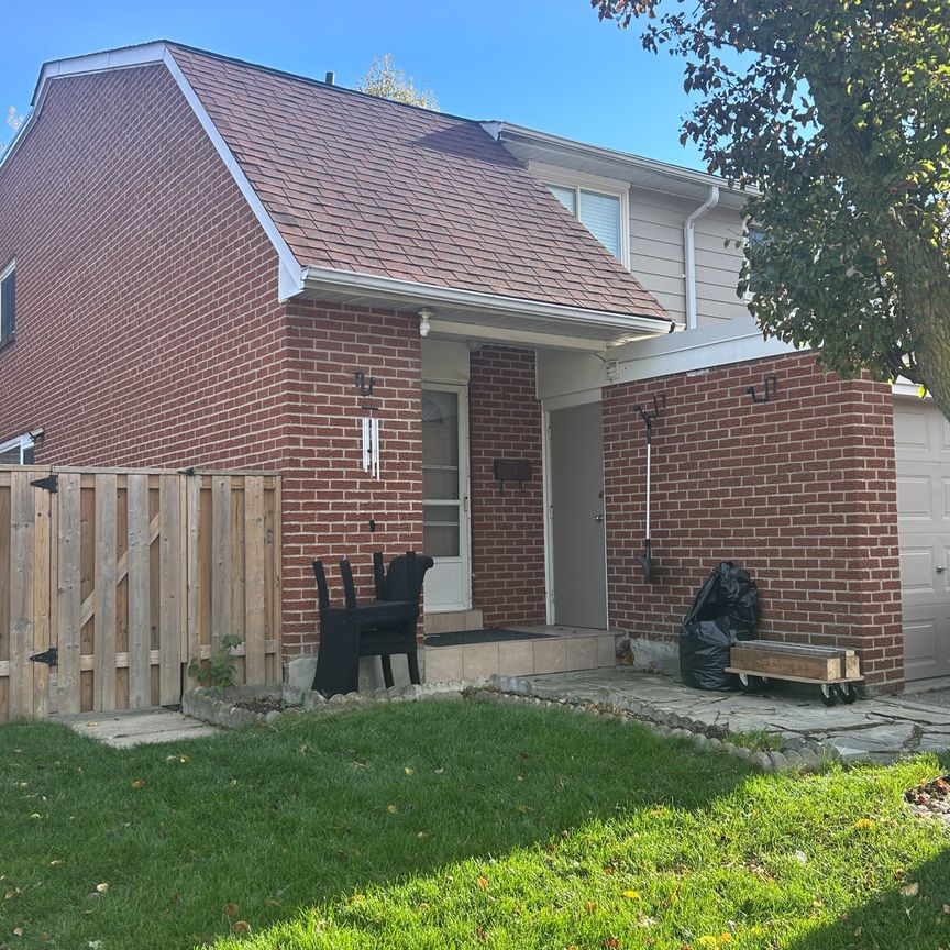 For Lease - 215 Mississauga Valley Unit# 131, Mississauga, Ontario - Photo 2