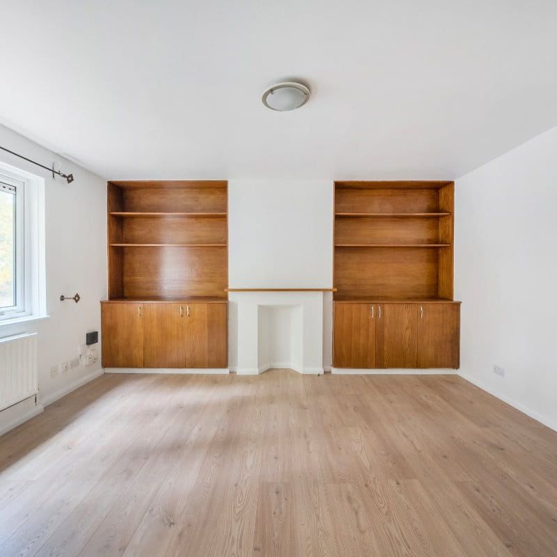 Argyll House is convenient for the open greens of Ham and Richmond Park. The River Thames is also moments away and Richmond and Kingston's town centres are easily accessible by bus. - Photo 1