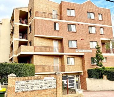 TWO BEDROOM UNIT IN AN IDEAL LOCATION! - Photo 3