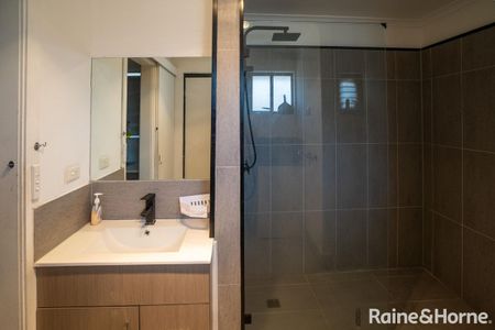 COSY UPSTAIRS LIVING - Photo 4