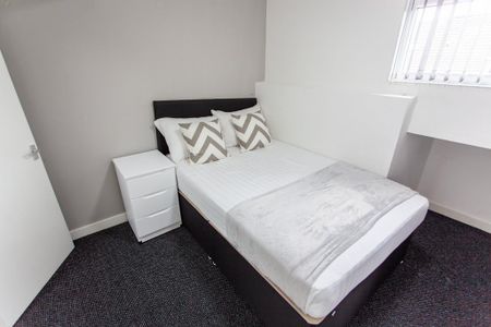 5 bedroom terraced house to rent - Photo 3