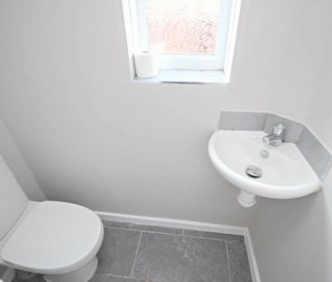 3 bedroom semi-detached house to rent - Photo 6