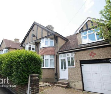 4 bedroom semi-detached house to rent - Photo 3