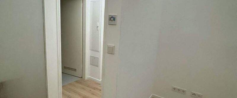 Frisch kernsaniertes 1-Zimmer-Apartment mit Balkon - Foto 1