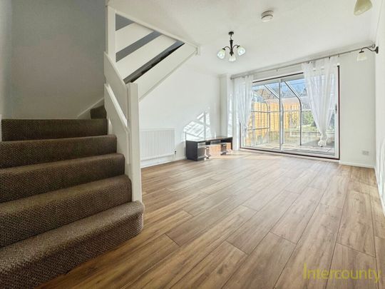 Long Horse Croft, CB11, Saffron Walden - Photo 1