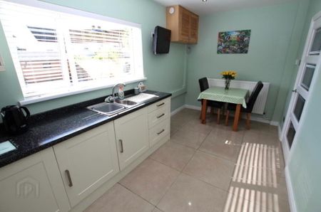 25 Canning Grove, Crumlin, BT29 4XB - Photo 4